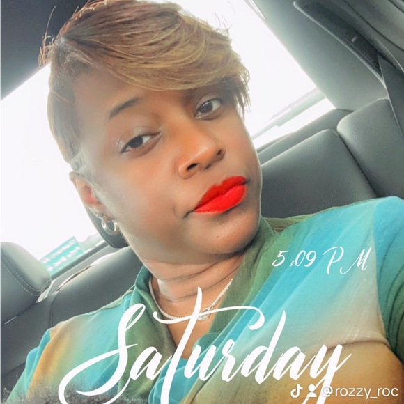 Meet your Posher, Roslyn - Picture 3 of 3